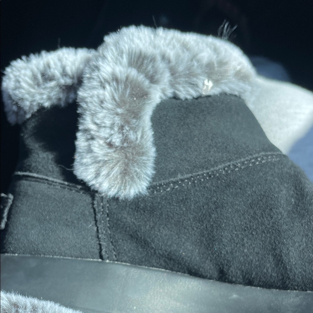 Skechers Black Ankle Boots with Gray Fur Air cooled Goga mat - Picture 4 of 11